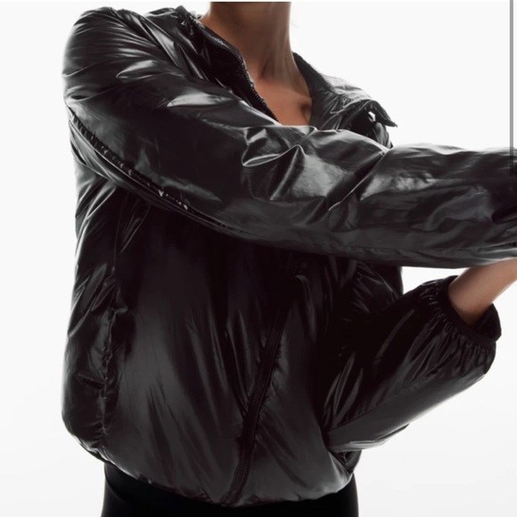 Aritzia TNA the Pillow Puff Packable (light puffer) Jacket - Small - Black - Picture 3 of 12